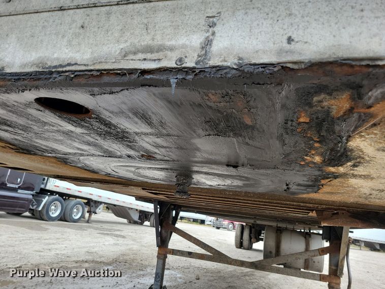 image for item DN4230 2008 Utility 3000R  refrigerated van trailer