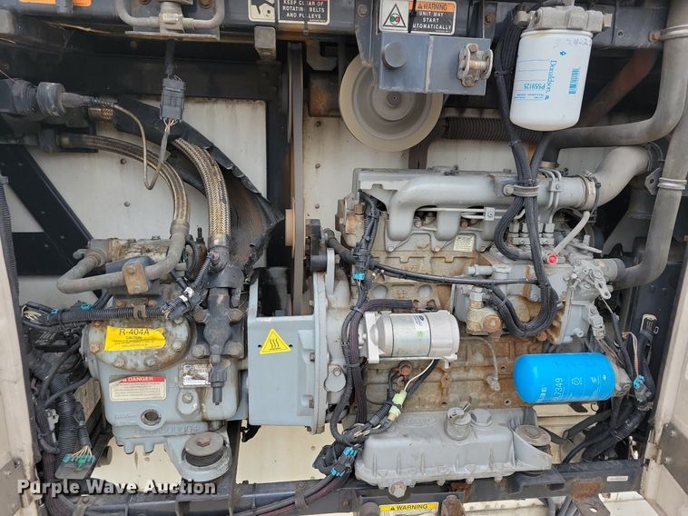 image for item DN4230 2008 Utility 3000R  refrigerated van trailer