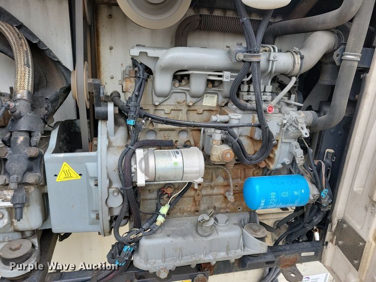 image for item DN4230 2008 Utility 3000R  refrigerated van trailer