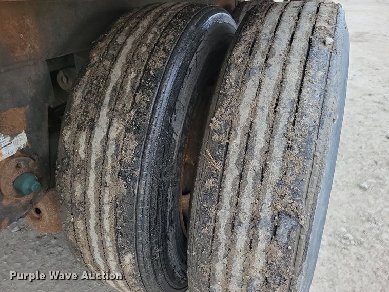 image for item DN4230 2008 Utility 3000R  refrigerated van trailer