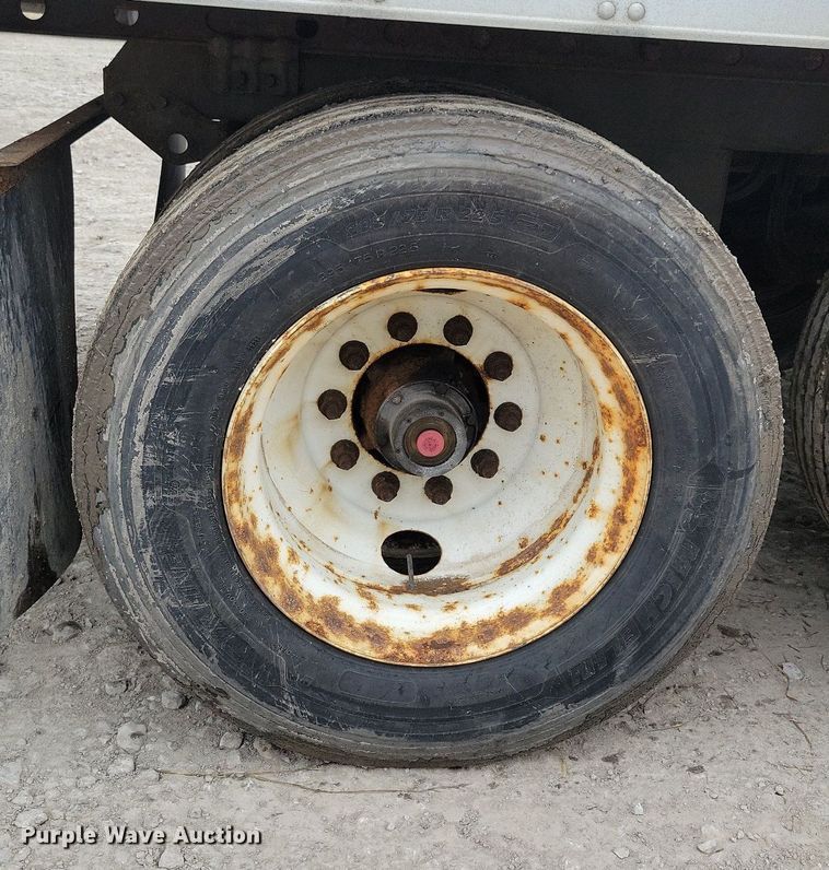 image for item DN4230 2008 Utility 3000R  refrigerated van trailer