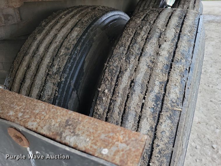 image for item DN4230 2008 Utility 3000R  refrigerated van trailer