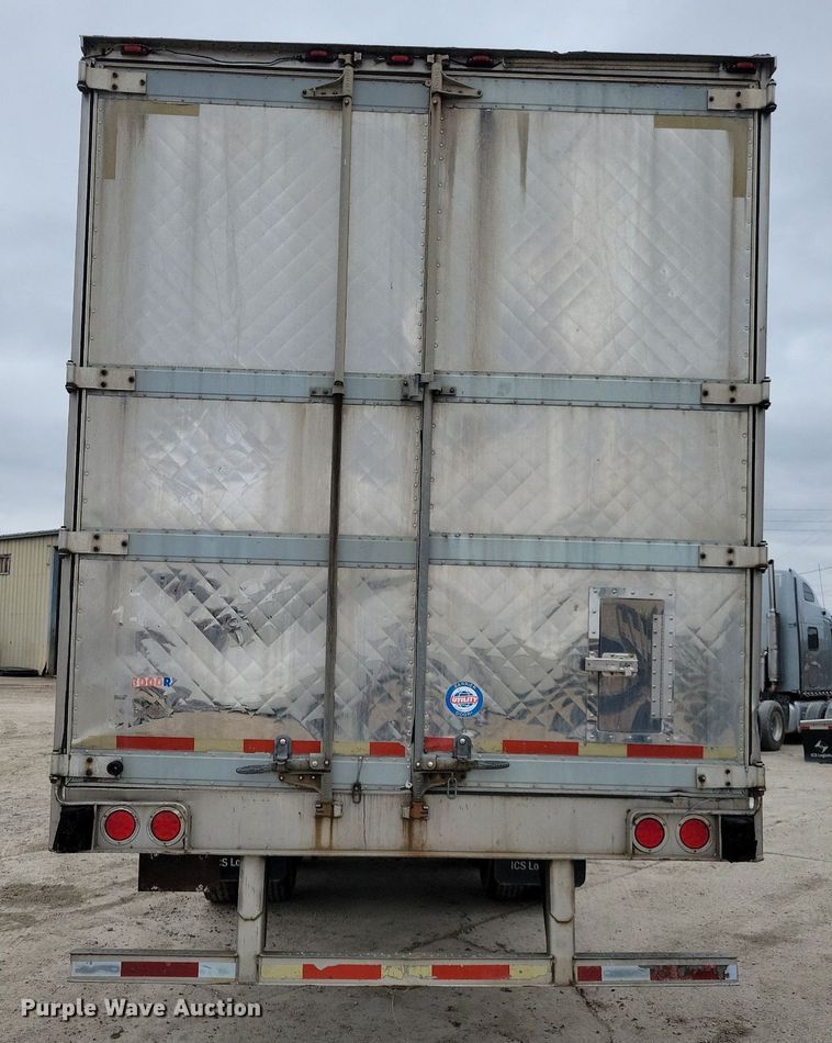 image for item DN4232 2005 Utility 3000R  refrigerated van trailer