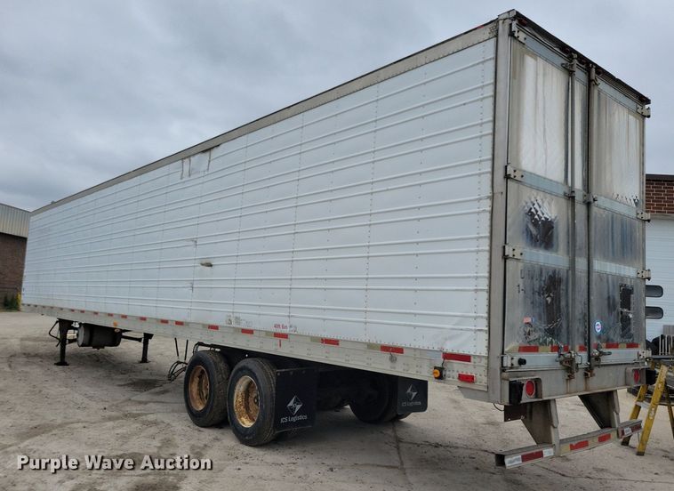 image for item DN4232 2005 Utility 3000R  refrigerated van trailer