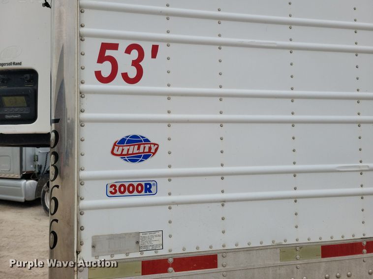 image for item DN4232 2005 Utility 3000R  refrigerated van trailer