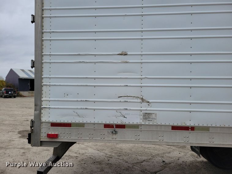 image for item DN4232 2005 Utility 3000R  refrigerated van trailer