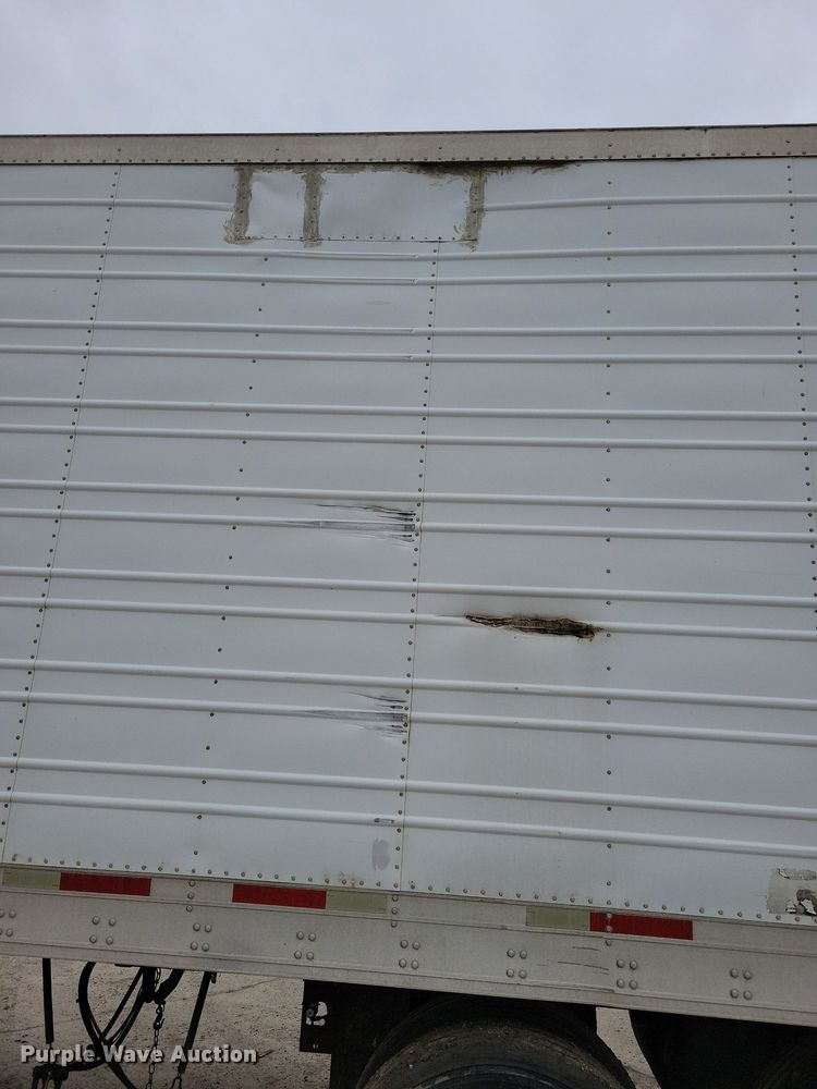 image for item DN4232 2005 Utility 3000R  refrigerated van trailer