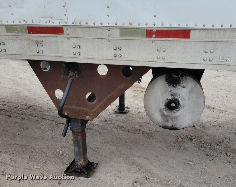 image for item DN4232 2005 Utility 3000R  refrigerated van trailer