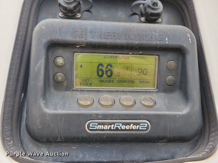 image for item DN4232 2005 Utility 3000R  refrigerated van trailer