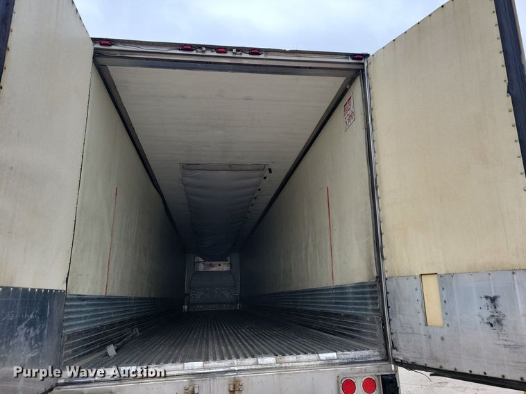 image for item DN4232 2005 Utility 3000R  refrigerated van trailer