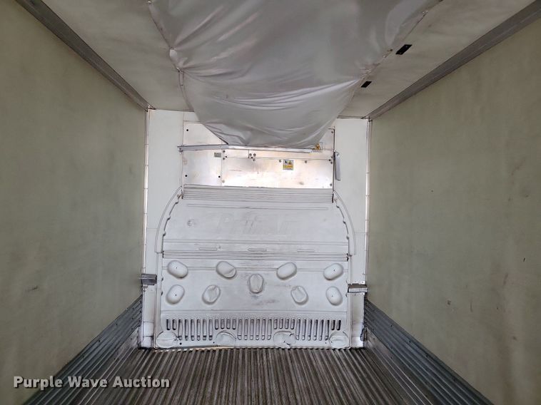 image for item DN4232 2005 Utility 3000R  refrigerated van trailer