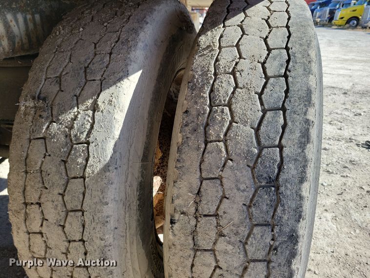 image for item DN4234 1999 Trailmobile  refrigerated van trailer