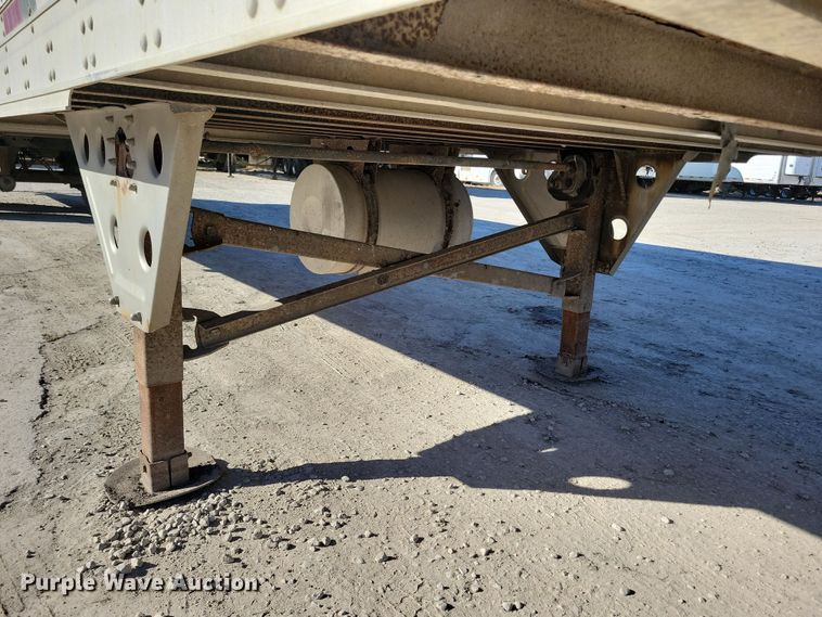 image for item DN4235 2006 Utility 3000R  refrigerated van trailer