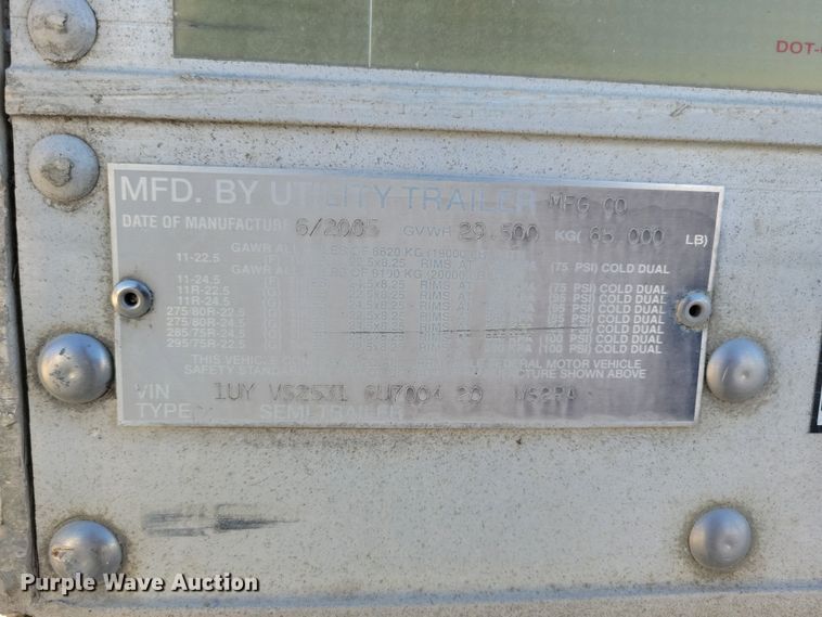 image for item DN4235 2006 Utility 3000R  refrigerated van trailer