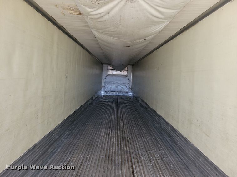 image for item DN4235 2006 Utility 3000R  refrigerated van trailer