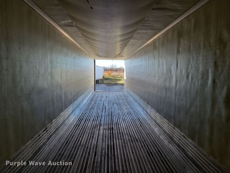 image for item DN4235 2006 Utility 3000R  refrigerated van trailer