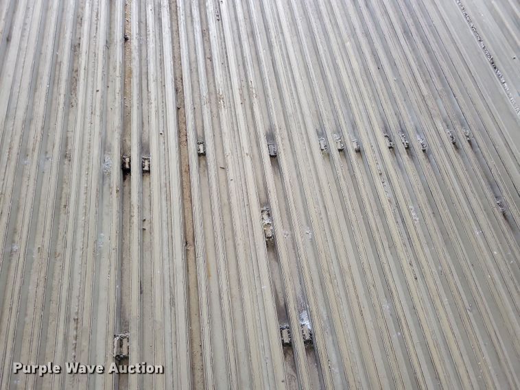 image for item DN4235 2006 Utility 3000R  refrigerated van trailer