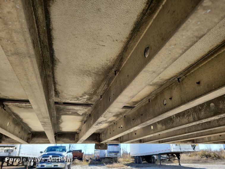 image for item DN4235 2006 Utility 3000R  refrigerated van trailer