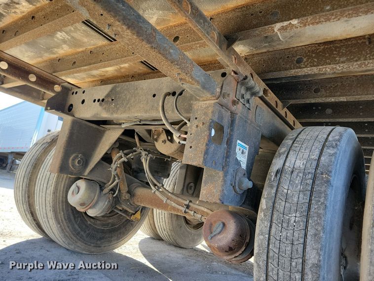 image for item DN4235 2006 Utility 3000R  refrigerated van trailer