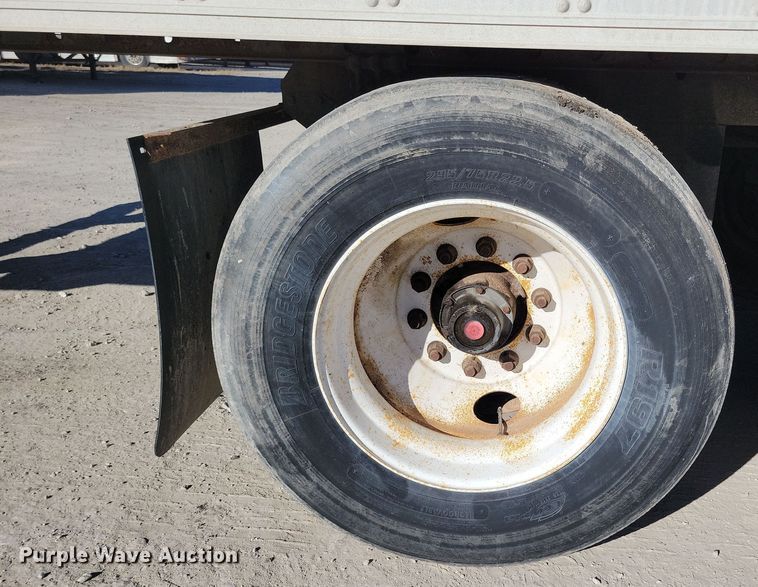 image for item DN4235 2006 Utility 3000R  refrigerated van trailer