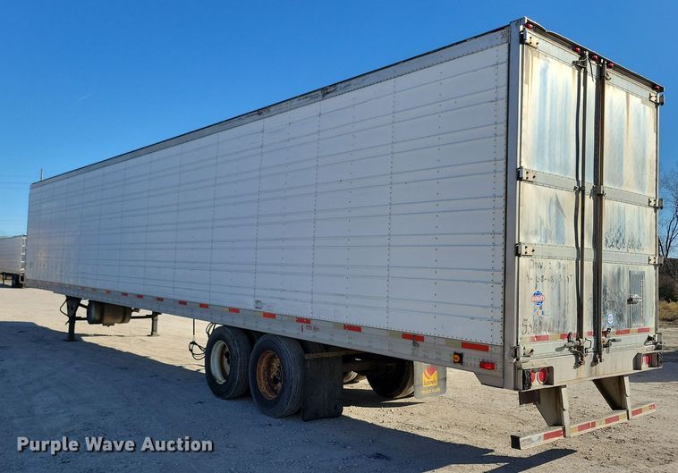 image for item DN4236 2005 Utility 3000R  refrigerated van trailer