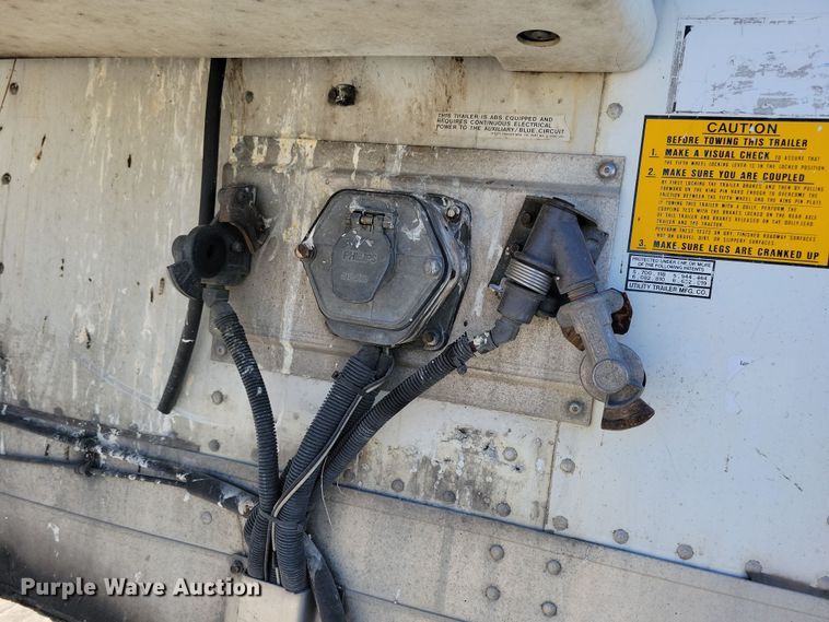 image for item DN4236 2005 Utility 3000R  refrigerated van trailer