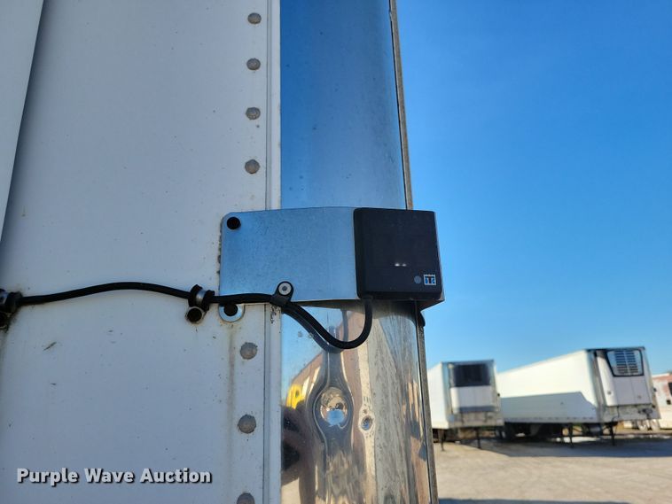 image for item DN4236 2005 Utility 3000R  refrigerated van trailer