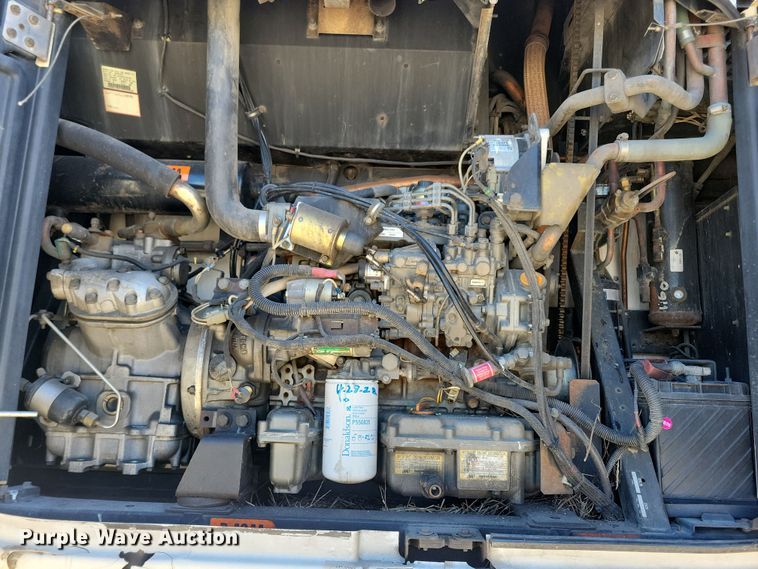 image for item DN4236 2005 Utility 3000R  refrigerated van trailer