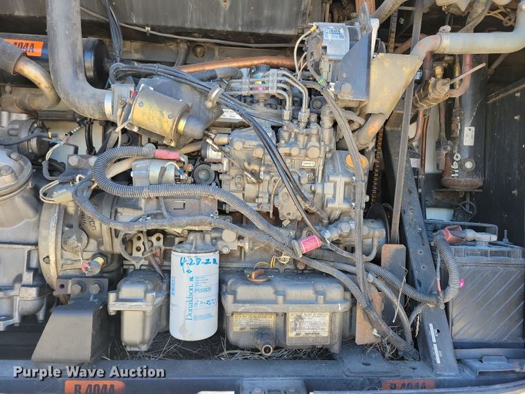 image for item DN4236 2005 Utility 3000R  refrigerated van trailer