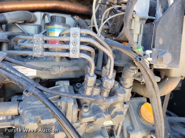 image for item DN4236 2005 Utility 3000R  refrigerated van trailer