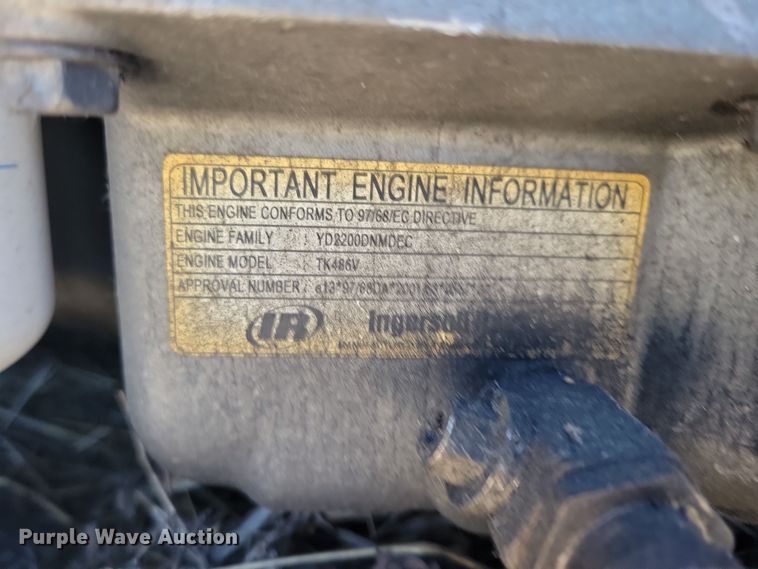 image for item DN4236 2005 Utility 3000R  refrigerated van trailer