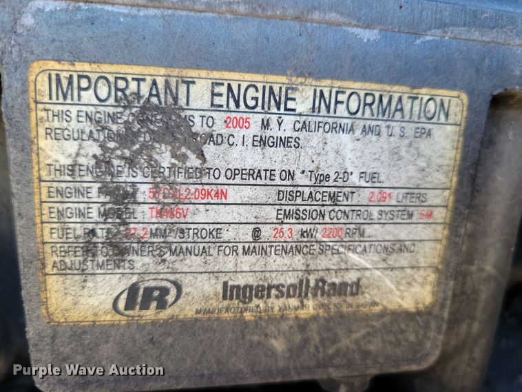 image for item DN4236 2005 Utility 3000R  refrigerated van trailer