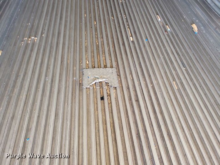 image for item DN4236 2005 Utility 3000R  refrigerated van trailer