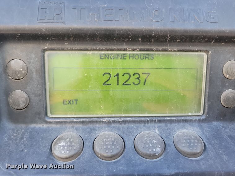 image for item DN4236 2005 Utility 3000R  refrigerated van trailer