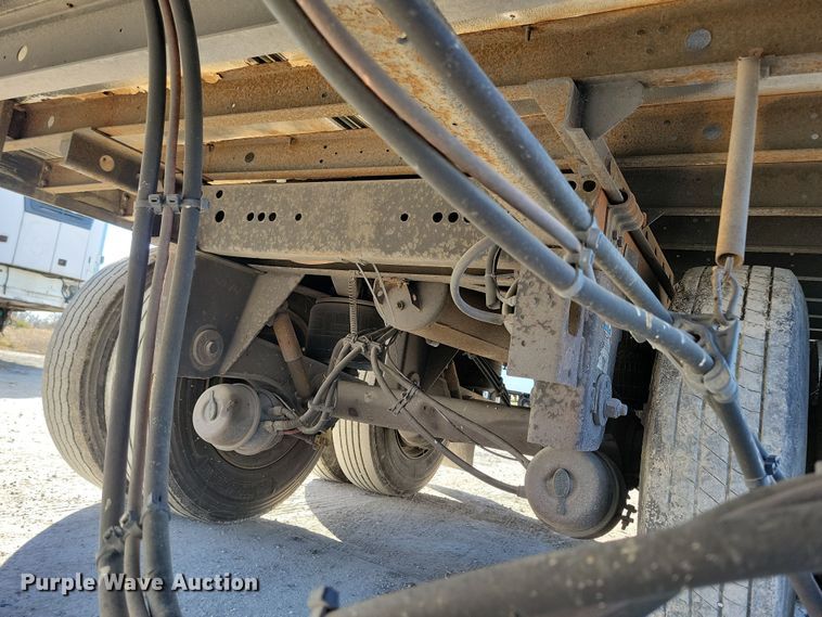 image for item DN4236 2005 Utility 3000R  refrigerated van trailer