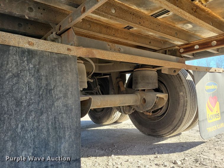 image for item DN4236 2005 Utility 3000R  refrigerated van trailer