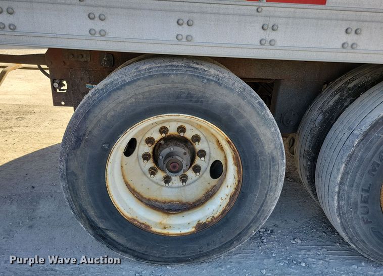 image for item DN4236 2005 Utility 3000R  refrigerated van trailer