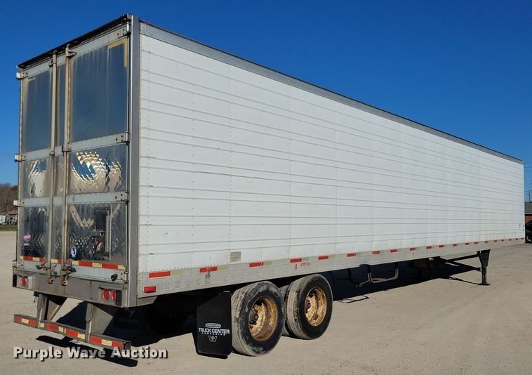 image for item DN4237 2005 Utility 3000R  refrigerated van trailer