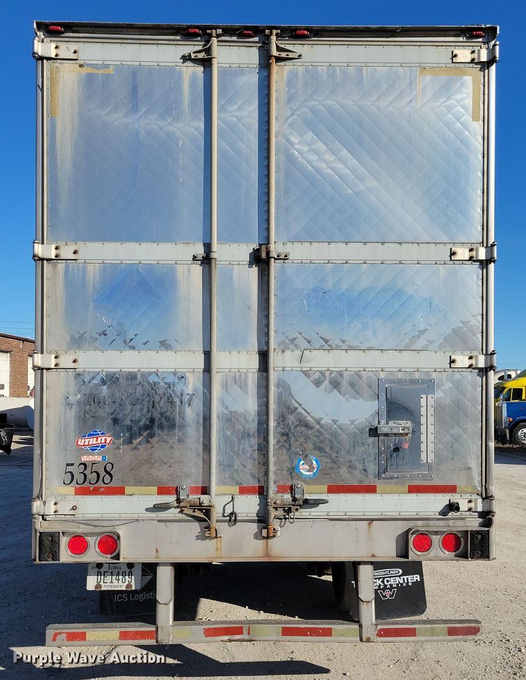 image for item DN4237 2005 Utility 3000R  refrigerated van trailer