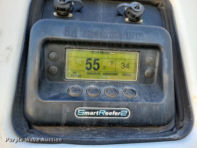 image for item DN4237 2005 Utility 3000R  refrigerated van trailer