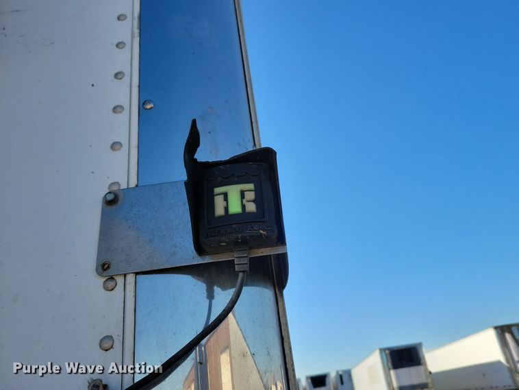 image for item DN4237 2005 Utility 3000R  refrigerated van trailer