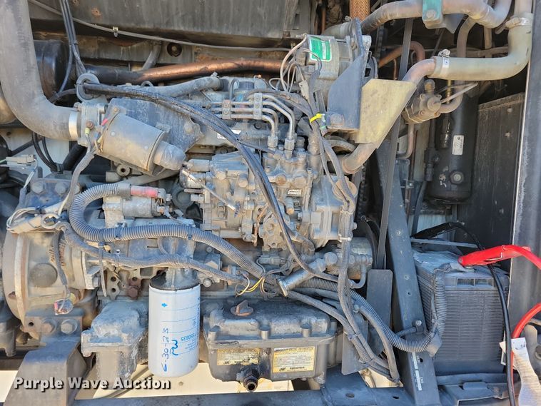 image for item DN4237 2005 Utility 3000R  refrigerated van trailer