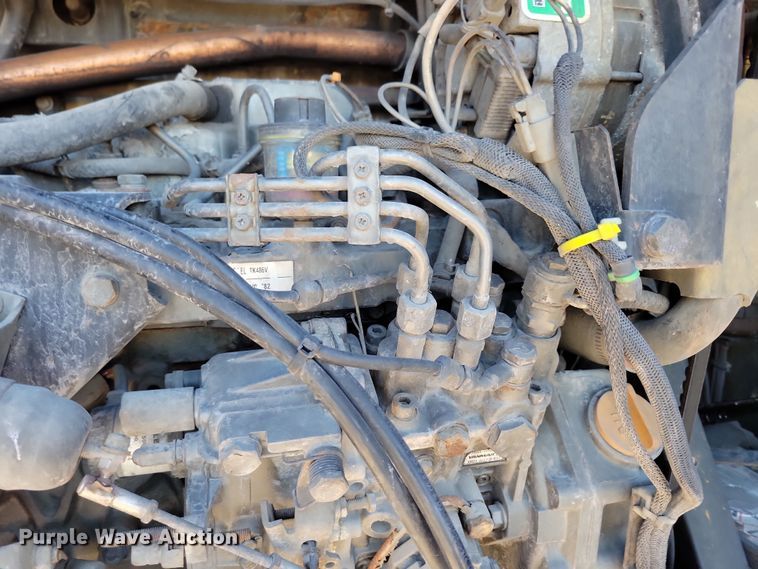 image for item DN4237 2005 Utility 3000R  refrigerated van trailer