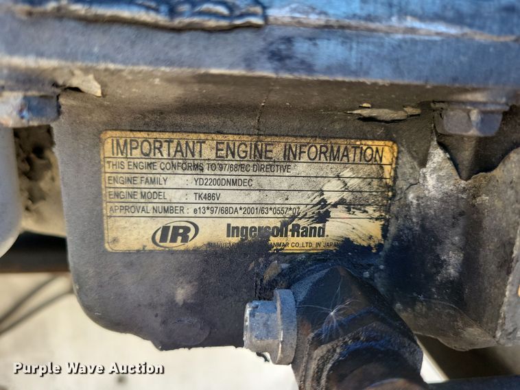 image for item DN4237 2005 Utility 3000R  refrigerated van trailer