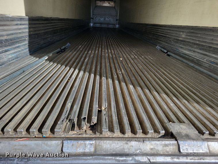 image for item DN4237 2005 Utility 3000R  refrigerated van trailer