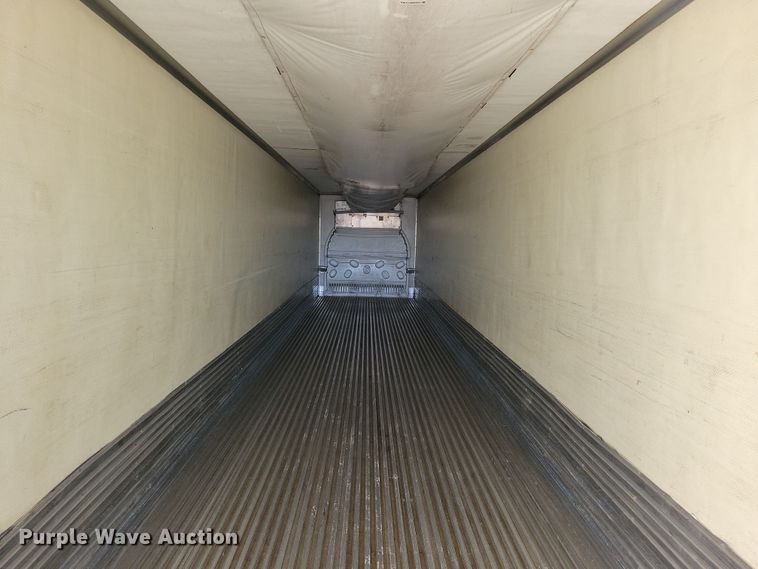 image for item DN4237 2005 Utility 3000R  refrigerated van trailer