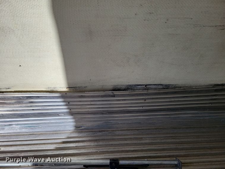 image for item DN4237 2005 Utility 3000R  refrigerated van trailer