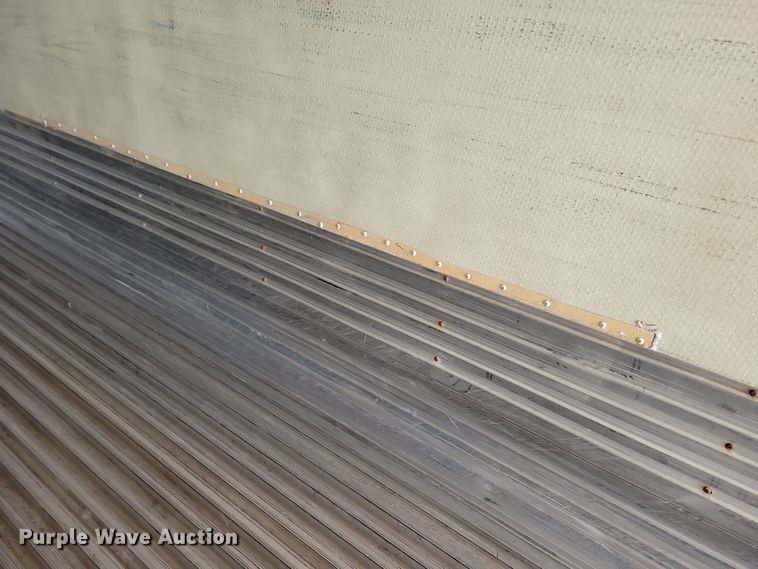 image for item DN4237 2005 Utility 3000R  refrigerated van trailer