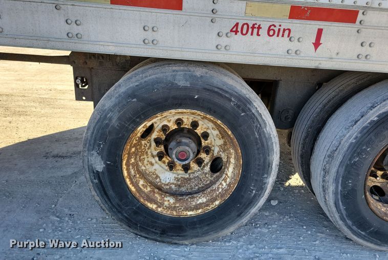 image for item DN4237 2005 Utility 3000R  refrigerated van trailer