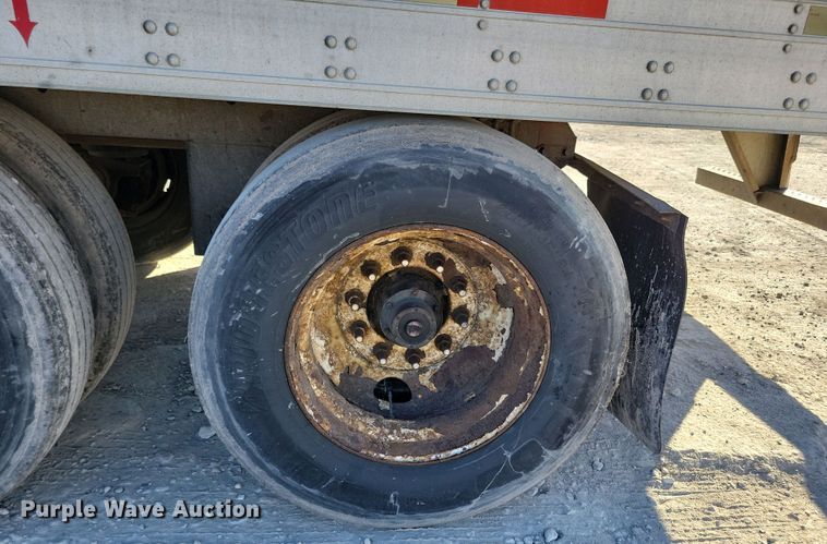 image for item DN4237 2005 Utility 3000R  refrigerated van trailer